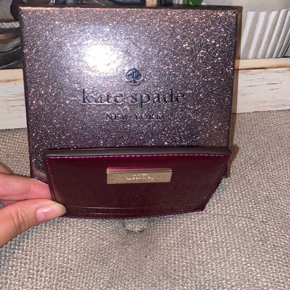 Kate Spade Kenzie Patent fabric Card Holder In Dark Raspberry, New in Box - Picture 4 of 6